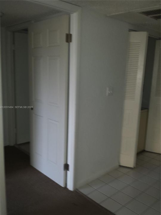 For Rent: $2,000 (1 beds, 1 baths, 710 Square Feet)