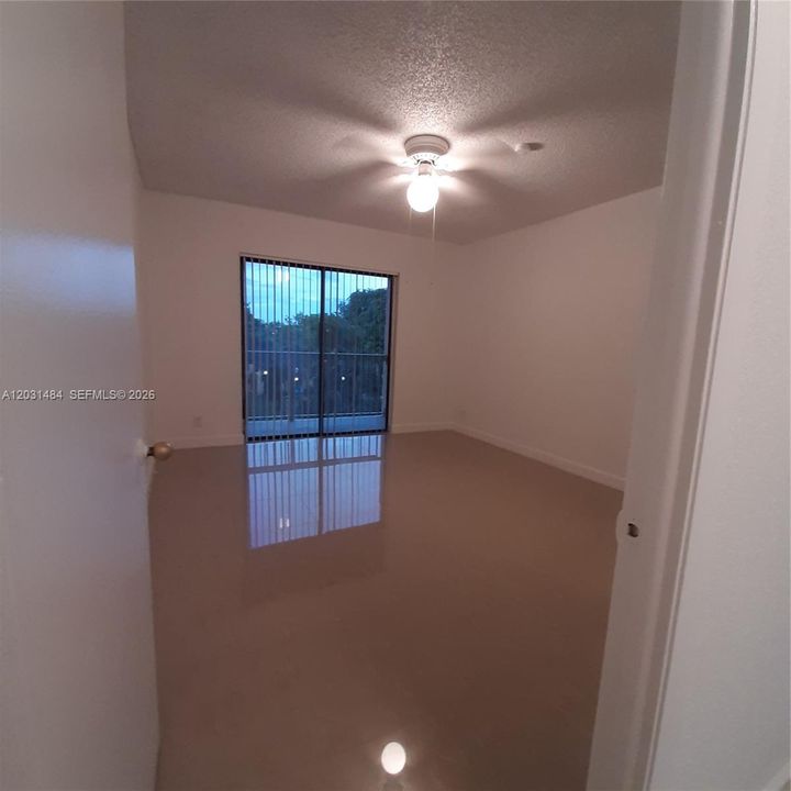 For Rent: $2,000 (1 beds, 1 baths, 710 Square Feet)
