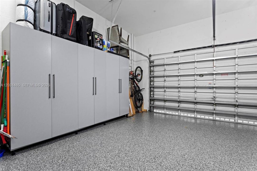 For Sale: $1,095,000 (3 beds, 2 baths, 2390 Square Feet)
