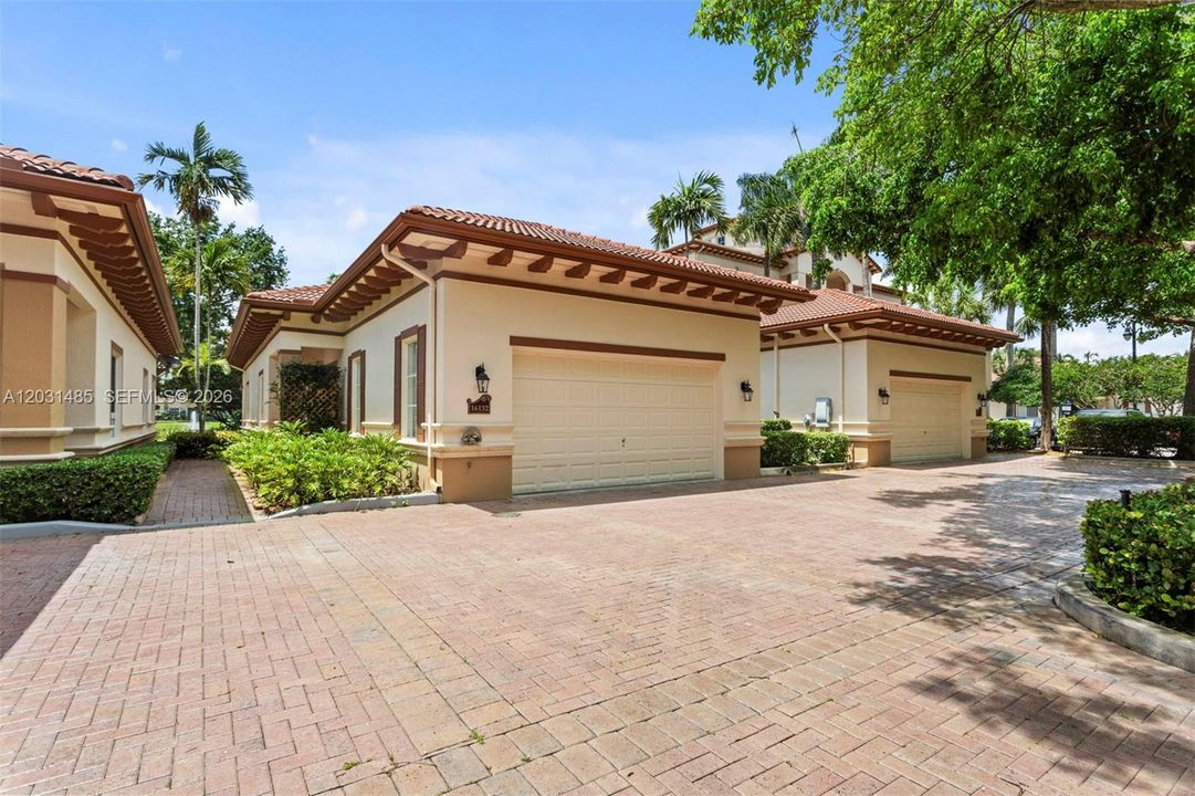 For Sale: $1,095,000 (3 beds, 2 baths, 2390 Square Feet)