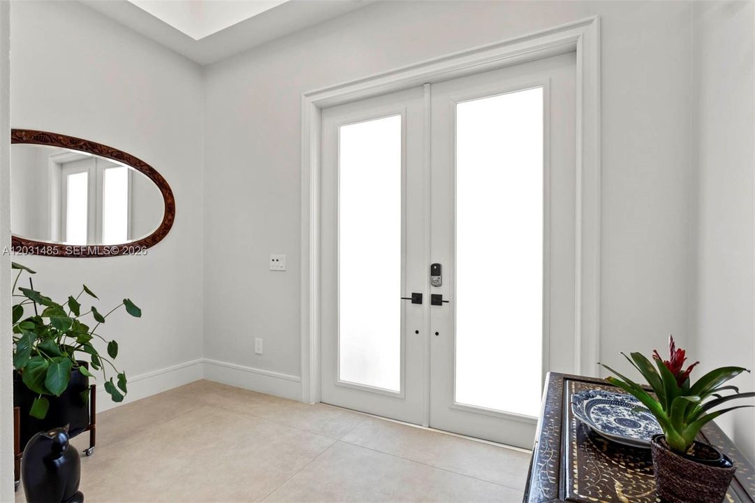 For Sale: $1,095,000 (3 beds, 2 baths, 2390 Square Feet)