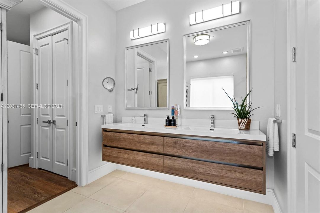 For Sale: $1,095,000 (3 beds, 2 baths, 2390 Square Feet)