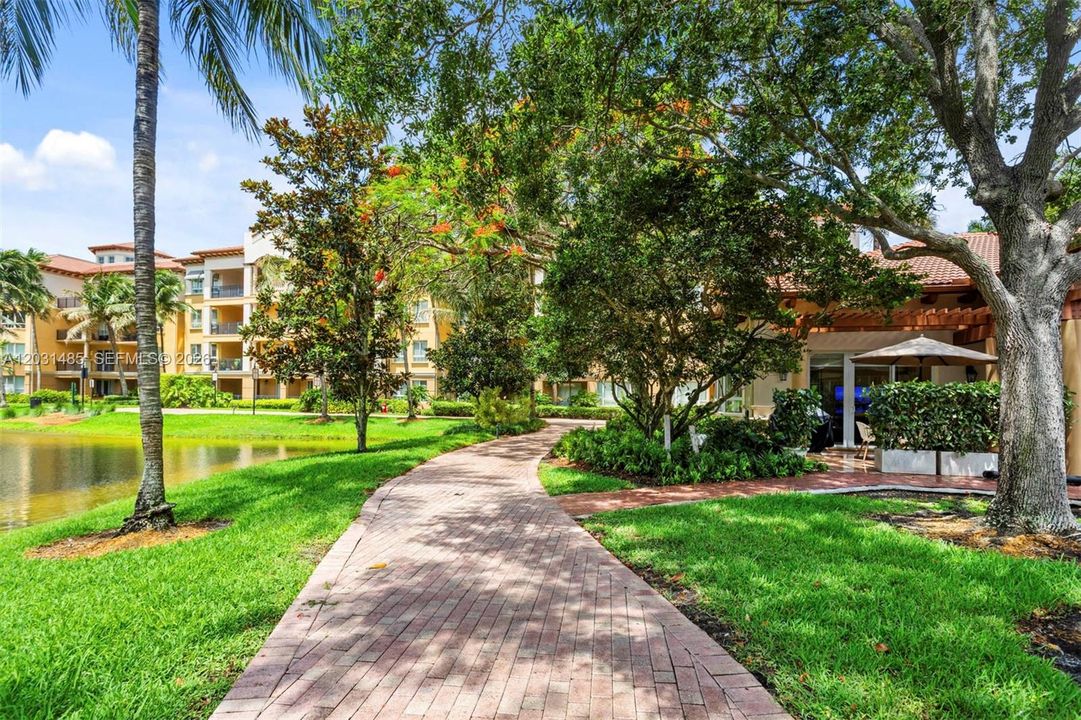 For Sale: $1,095,000 (3 beds, 2 baths, 2390 Square Feet)