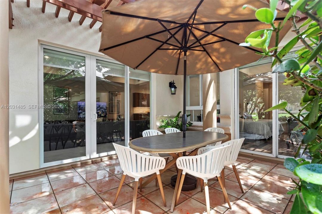 For Sale: $1,095,000 (3 beds, 2 baths, 2390 Square Feet)