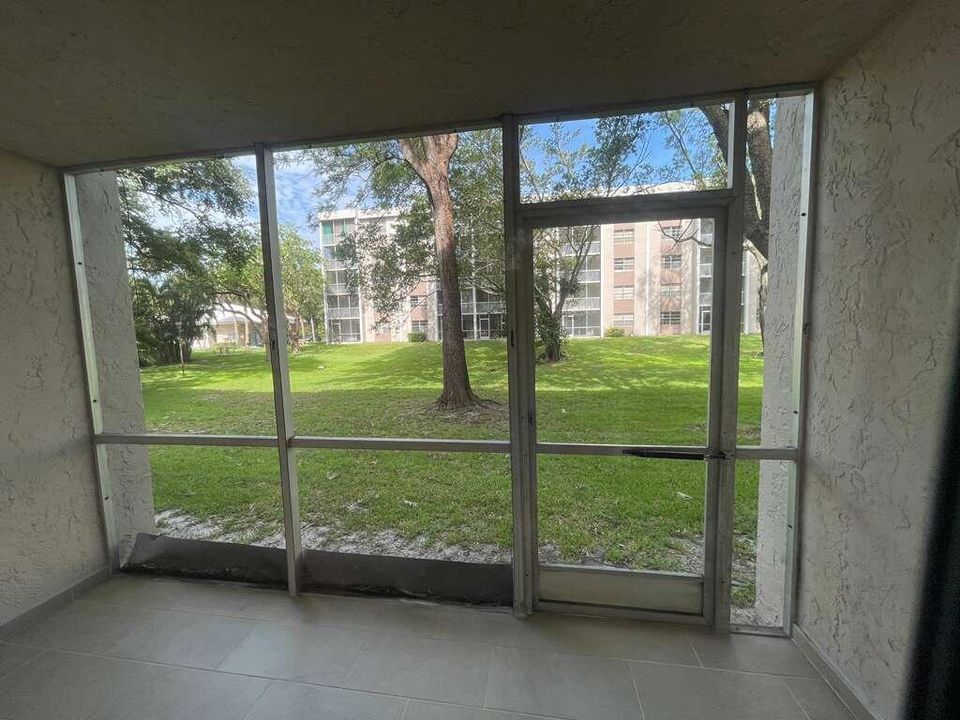 Screened Patio