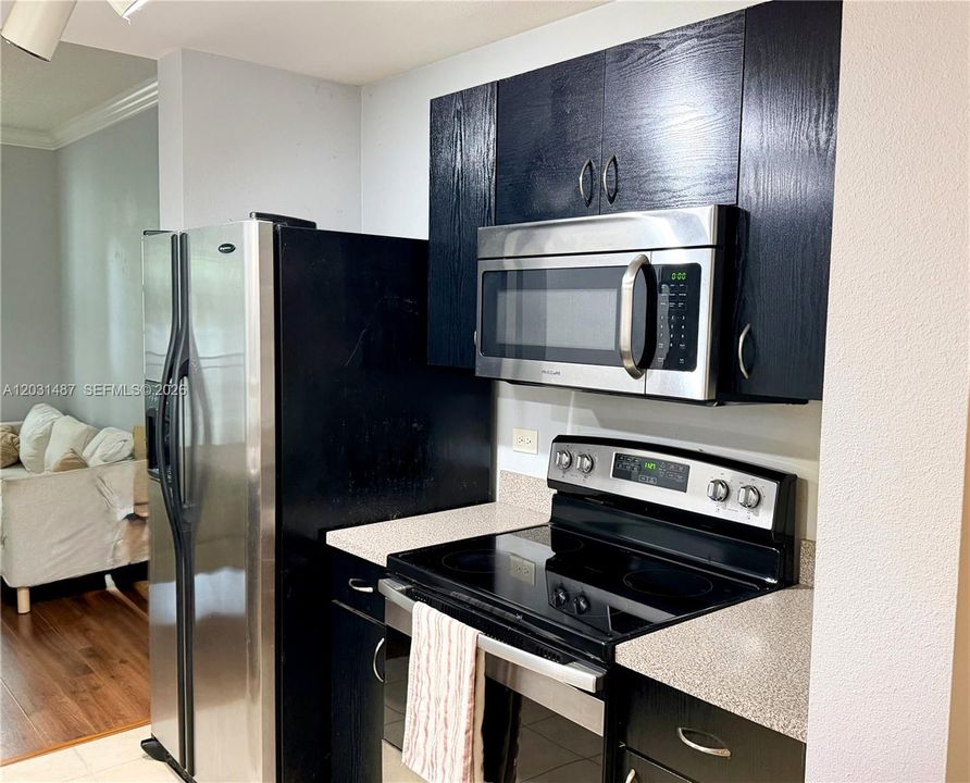 For Rent: $2,400 (1 beds, 1 baths, 780 Square Feet)