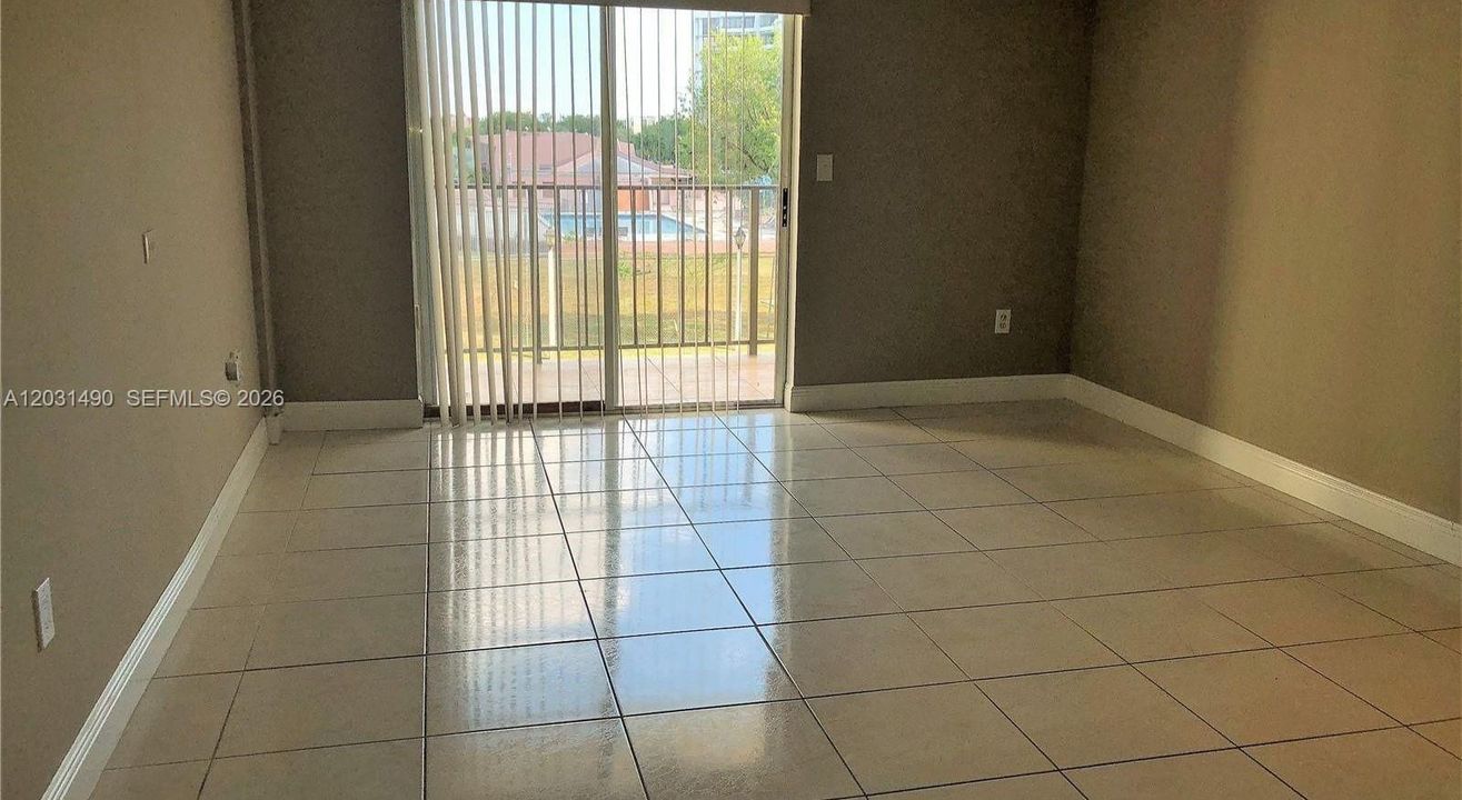 For Rent: $2,200 (2 beds, 2 baths, 1020 Square Feet)