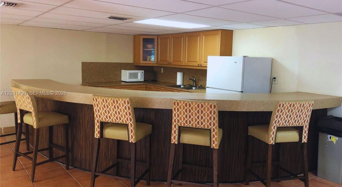 For Rent: $2,200 (2 beds, 2 baths, 1020 Square Feet)