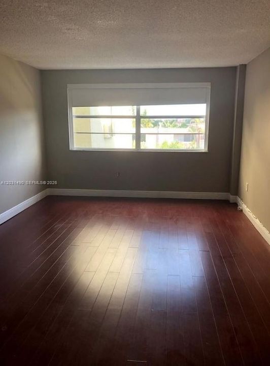 For Rent: $2,200 (2 beds, 2 baths, 1020 Square Feet)