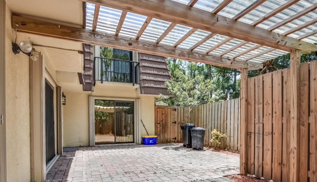 121 1st Lane Palm Beach Gardens