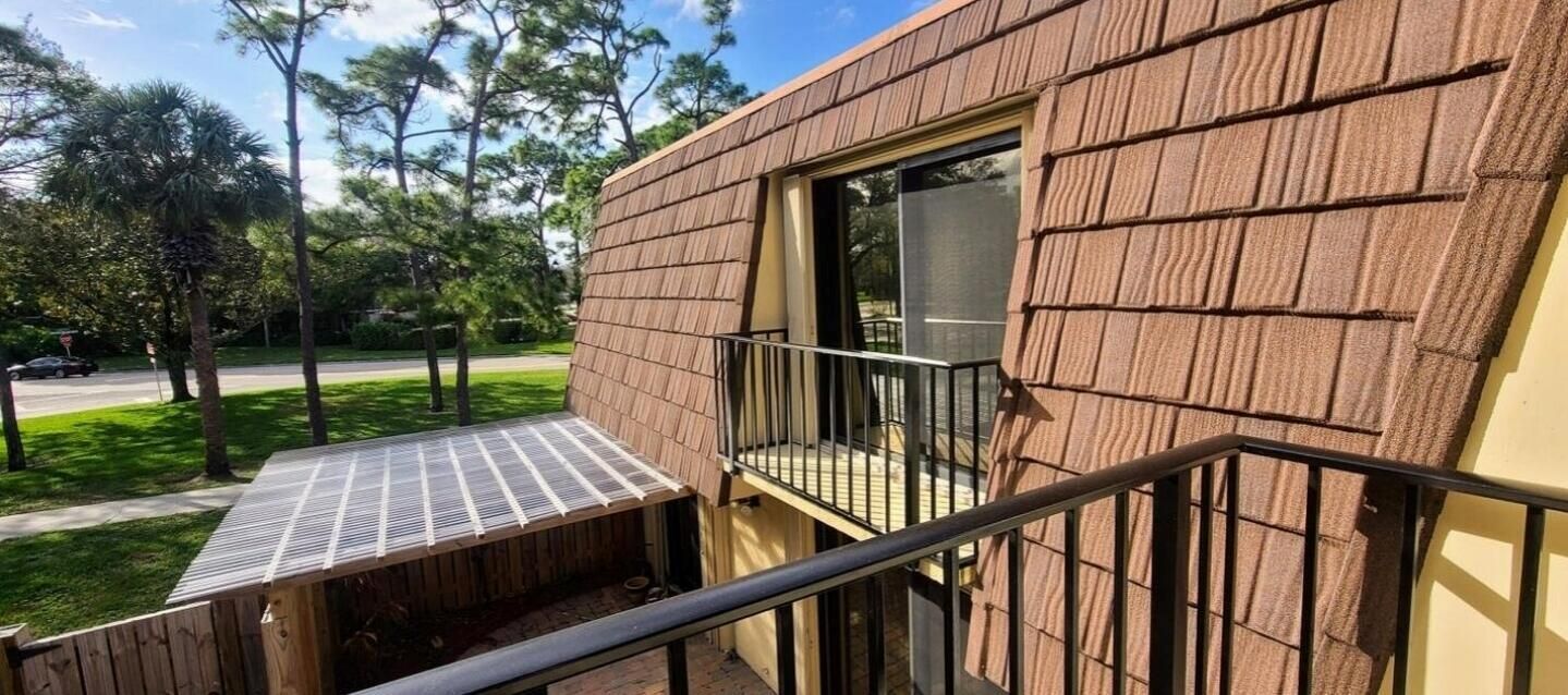 121 1st Lane Palm Beach Gardens