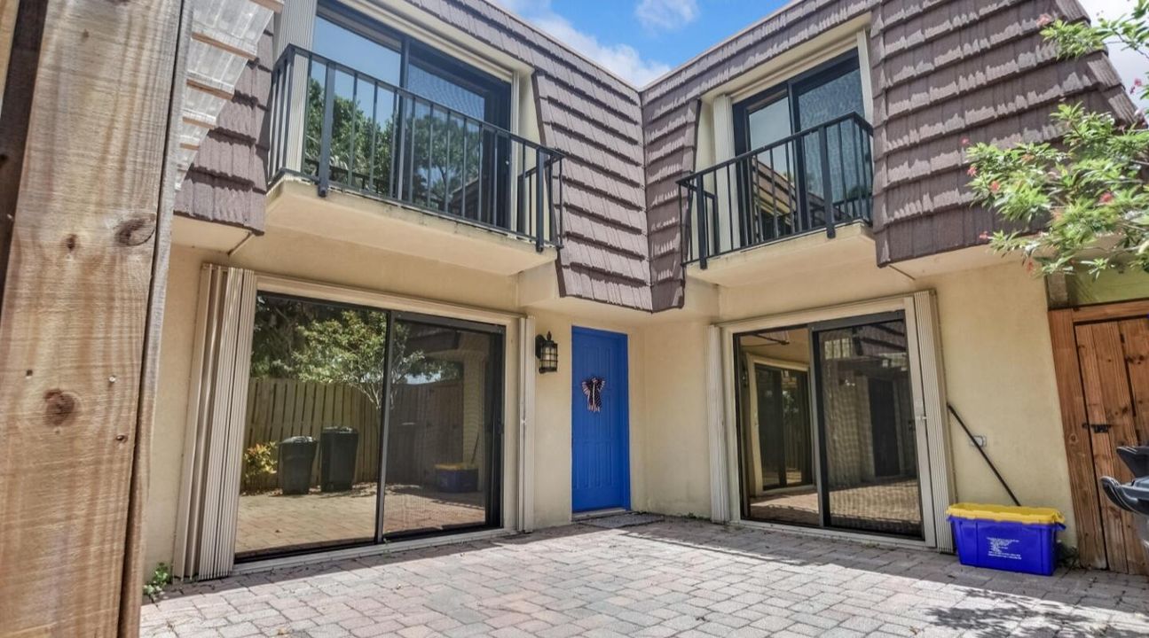 121 1st Lane Palm Beach Gardens