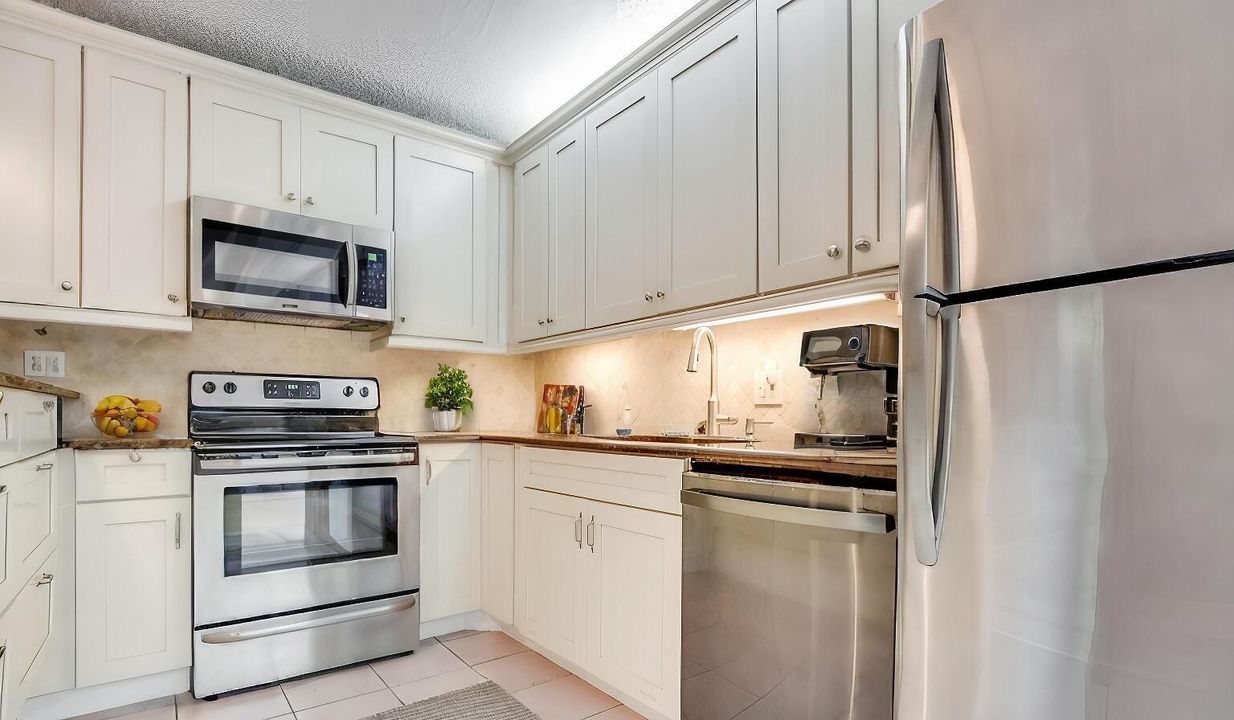 121 1st Lane Palm Beach Gardens