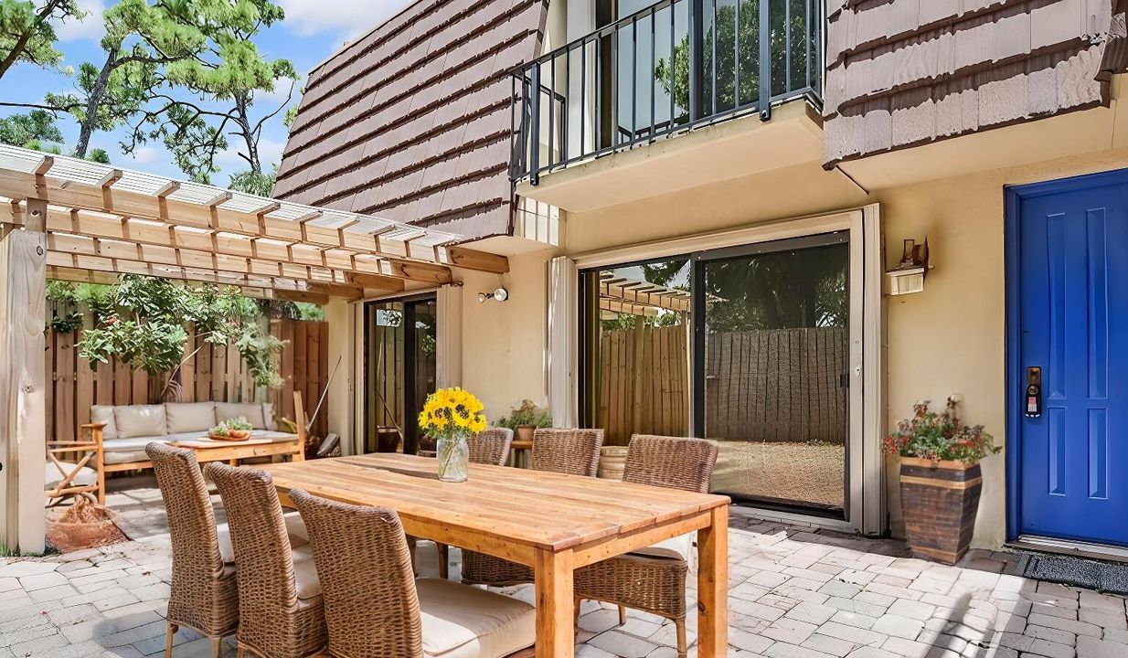 121 1st Lane Palm Beach Gardens