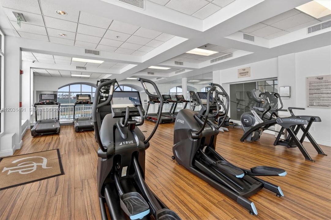 For Sale: $1,195,000 (1 beds, 2 baths, 1440 Square Feet)