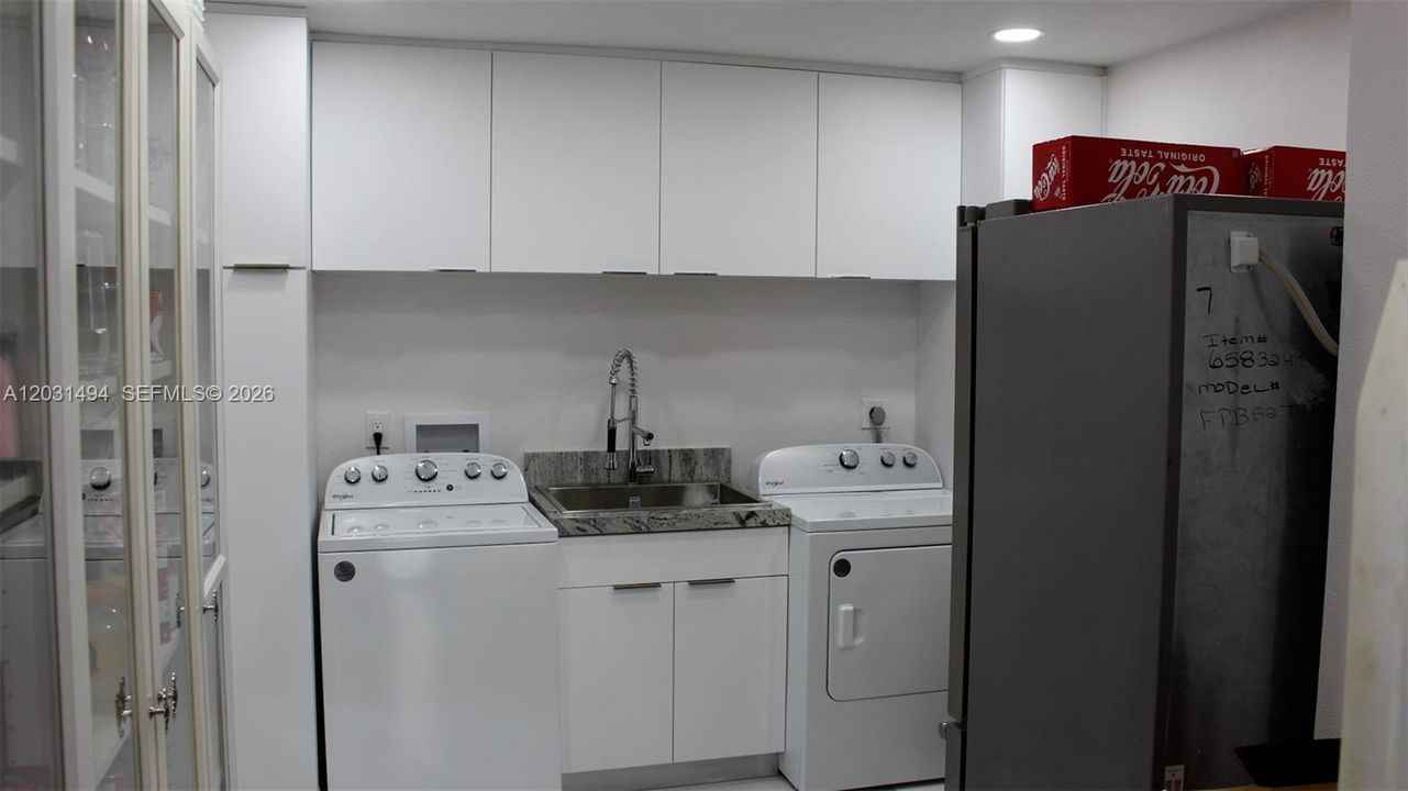 For Sale: $1,149,500 (4 beds, 2 baths, 2599 Square Feet)
