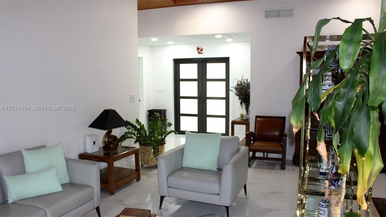 For Sale: $1,149,500 (4 beds, 2 baths, 2599 Square Feet)
