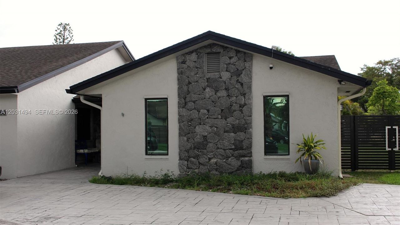 For Sale: $1,149,500 (4 beds, 2 baths, 2599 Square Feet)