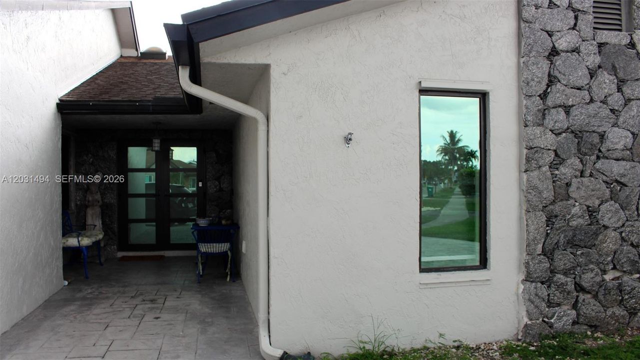 For Sale: $1,149,500 (4 beds, 2 baths, 2599 Square Feet)