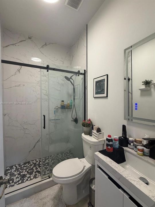 En Venta: $395,000 (2 camas, 2 baños, 1067 Pies cuadrados)