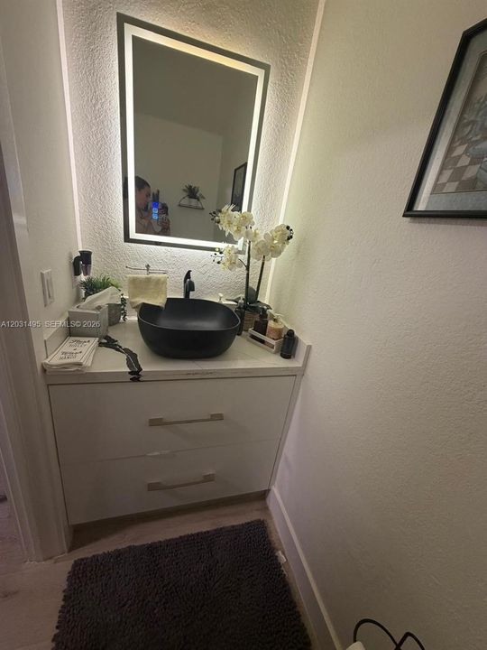 En Venta: $395,000 (2 camas, 2 baños, 1067 Pies cuadrados)