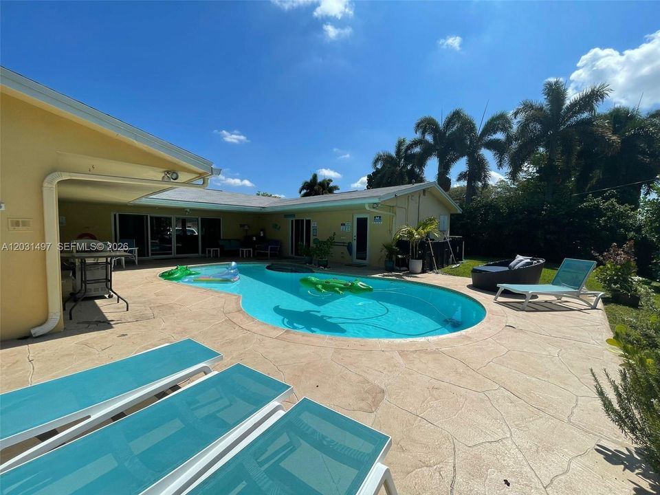 En Renta: $7,499 (3 camas, 3 baños, 2167 Pies cuadrados)