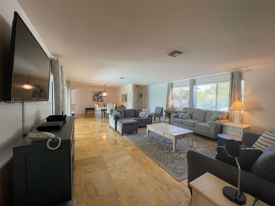 En Renta: $7,499 (3 camas, 3 baños, 2167 Pies cuadrados)