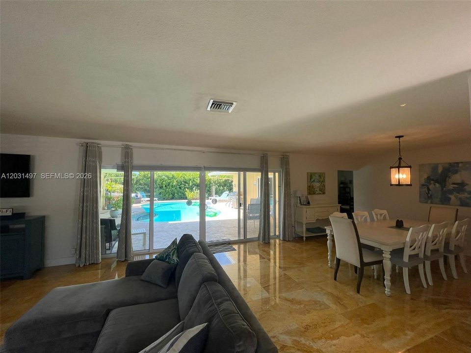 En Renta: $7,499 (3 camas, 3 baños, 2167 Pies cuadrados)