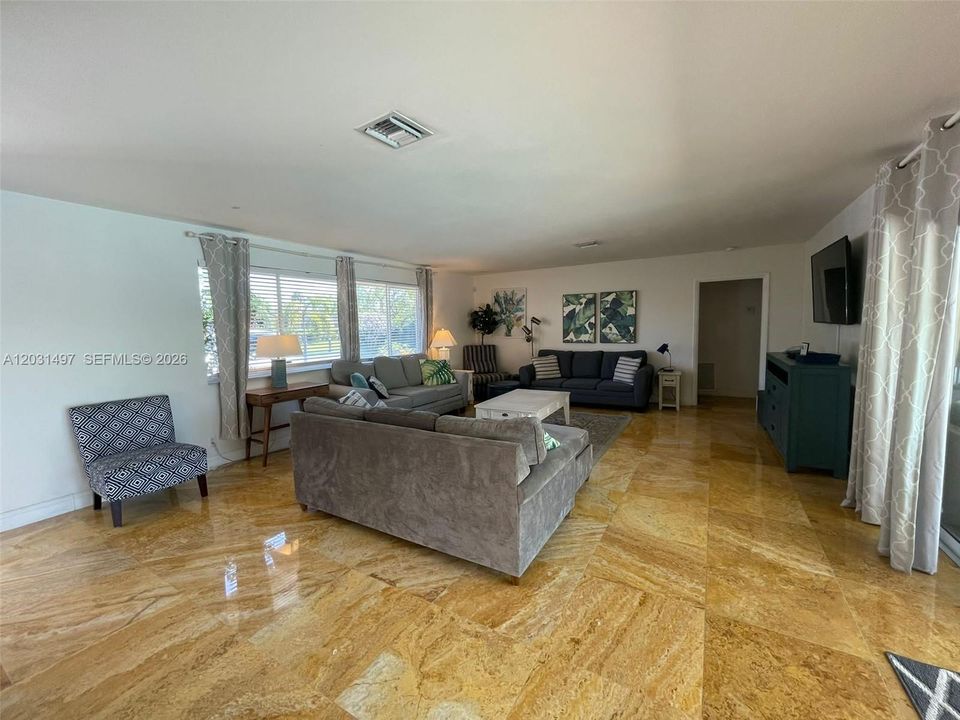 En Renta: $7,499 (3 camas, 3 baños, 2167 Pies cuadrados)