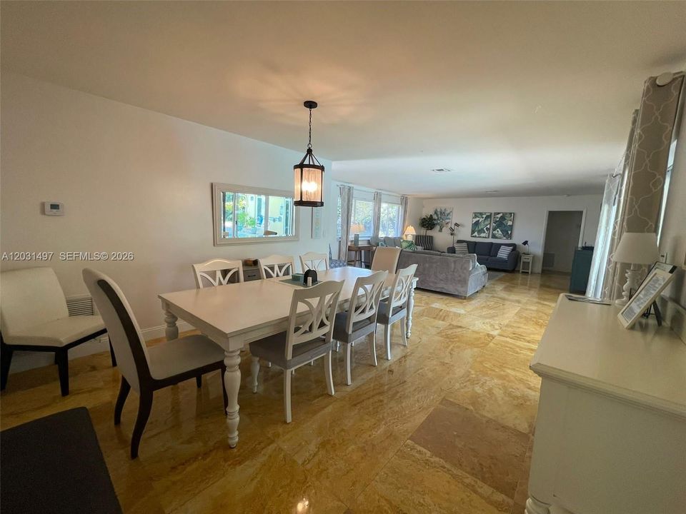 En Renta: $7,499 (3 camas, 3 baños, 2167 Pies cuadrados)