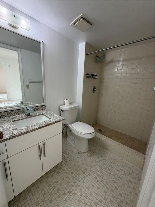For Rent: $2,300 (2 beds, 2 baths, 938 Square Feet)
