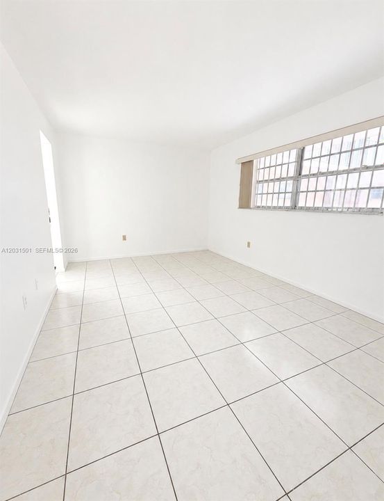 For Rent: $2,300 (2 beds, 2 baths, 938 Square Feet)