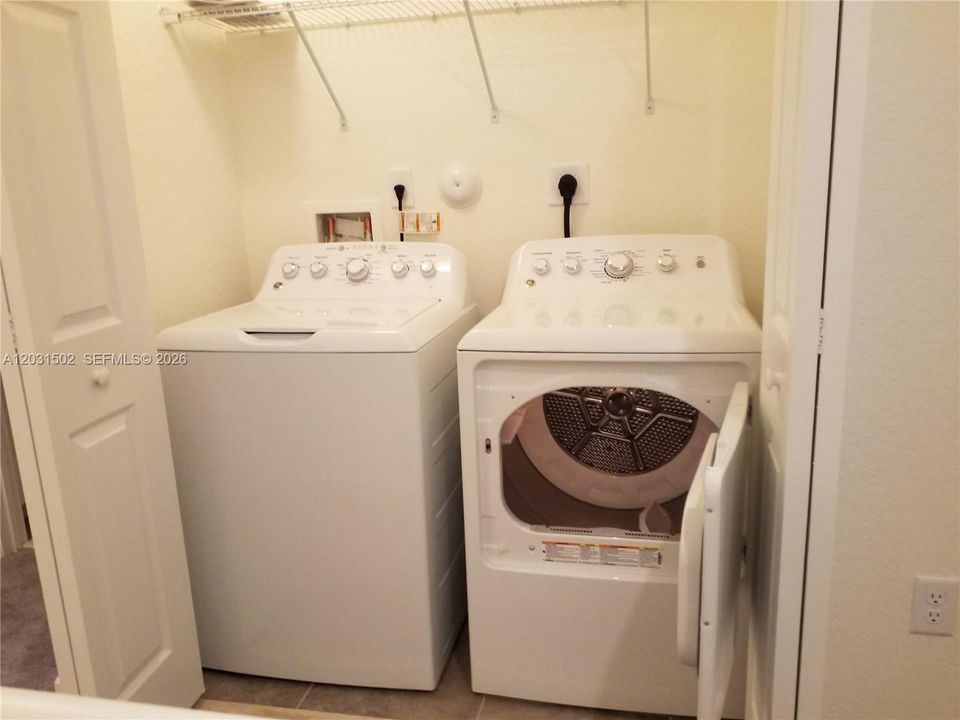 For Rent: $3,350 (3 beds, 2 baths, 1706 Square Feet)