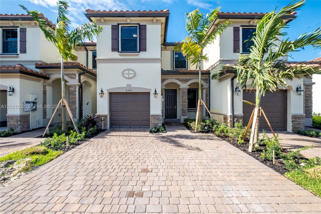 For Rent: $3,350 (3 beds, 2 baths, 1706 Square Feet)