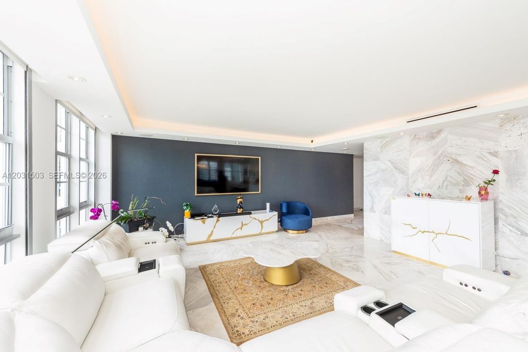 For Sale: $1,250,000 (2 beds, 2 baths, 2210 Square Feet)