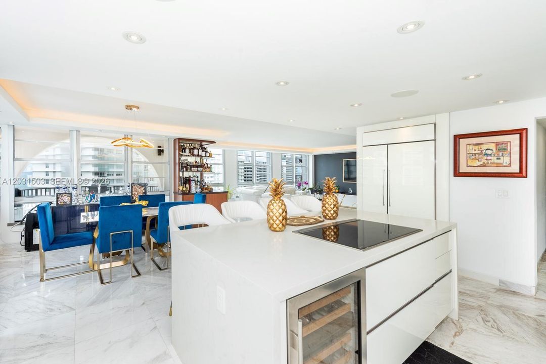 For Sale: $1,250,000 (2 beds, 2 baths, 2210 Square Feet)