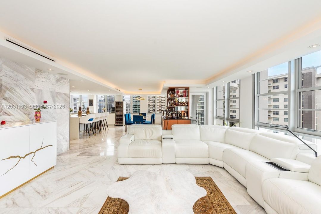 For Sale: $1,250,000 (2 beds, 2 baths, 2210 Square Feet)