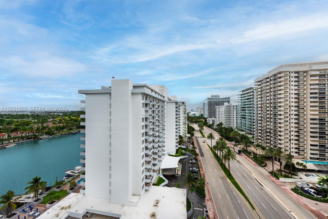 For Sale: $1,250,000 (2 beds, 2 baths, 2210 Square Feet)