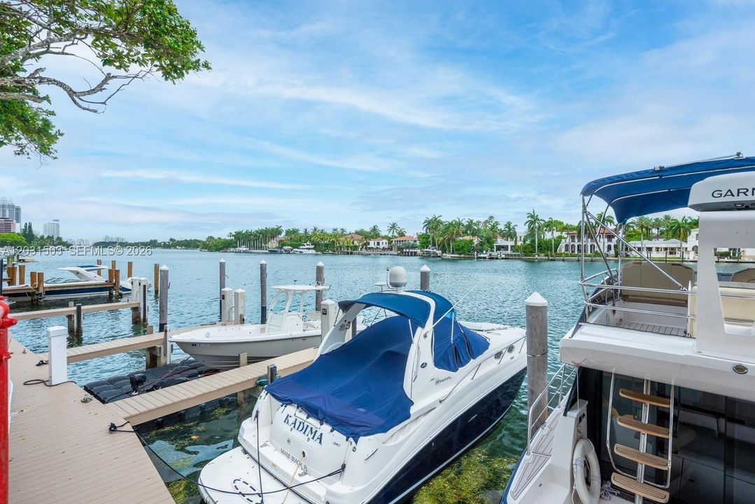 For Sale: $1,250,000 (2 beds, 2 baths, 2210 Square Feet)
