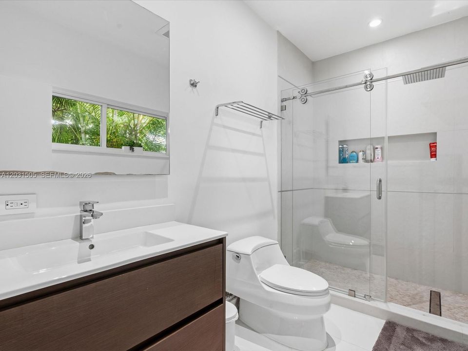 For Sale: $3,000,000 (3 beds, 4 baths, 3413 Square Feet)