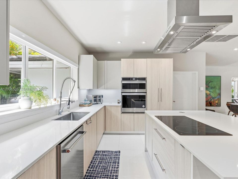 For Sale: $3,000,000 (3 beds, 4 baths, 3413 Square Feet)