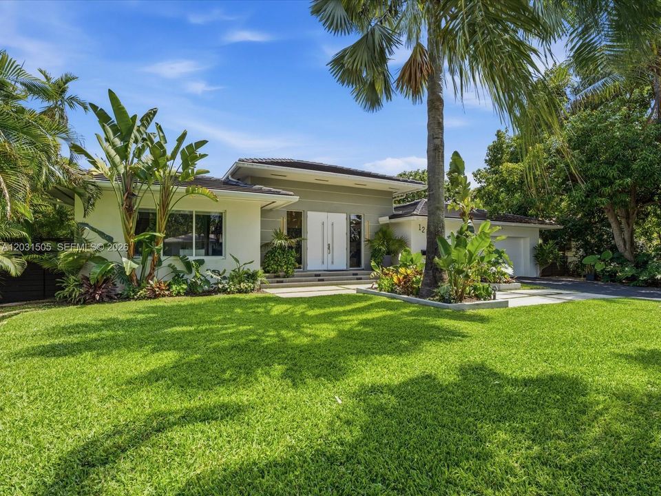 For Sale: $3,000,000 (3 beds, 4 baths, 3413 Square Feet)