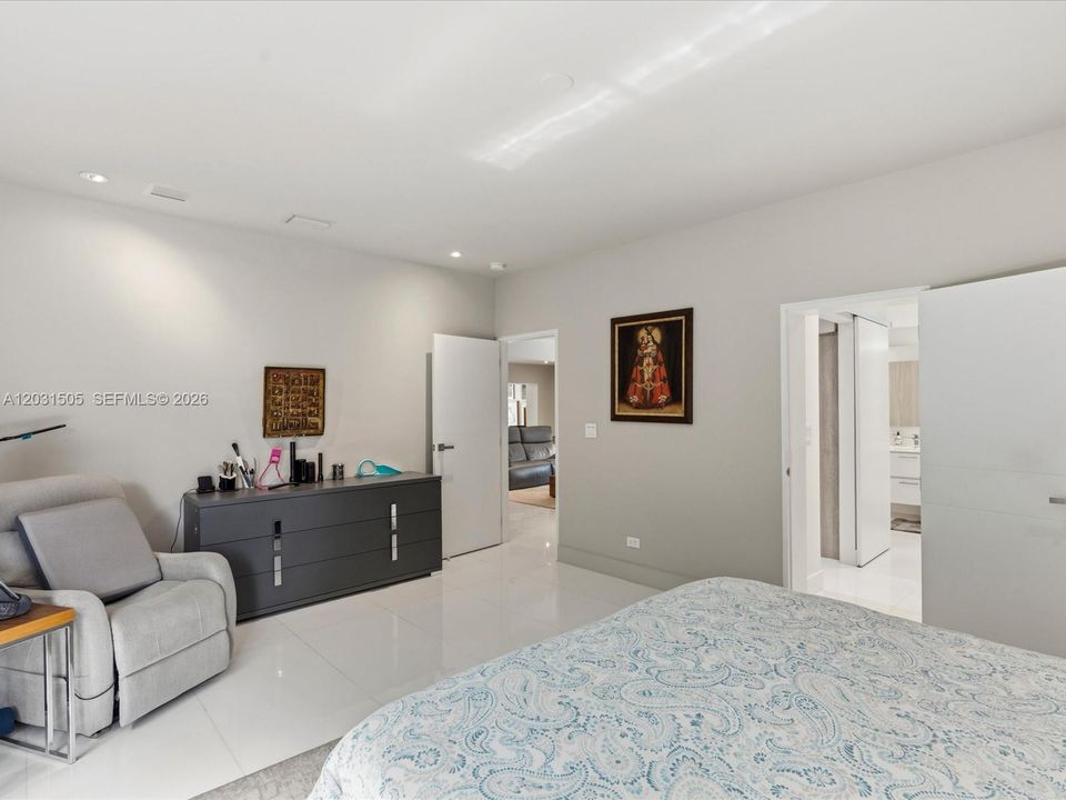 For Sale: $3,000,000 (3 beds, 4 baths, 3413 Square Feet)