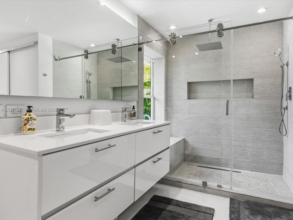 For Sale: $3,000,000 (3 beds, 4 baths, 3413 Square Feet)