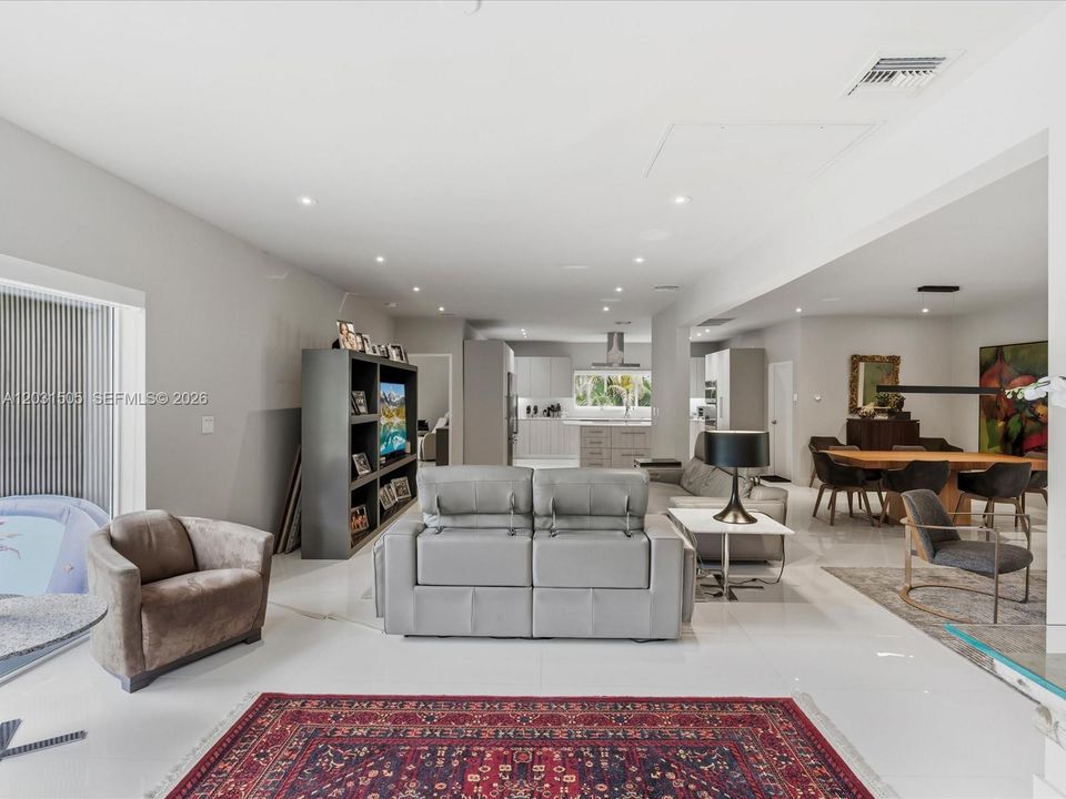 For Sale: $3,000,000 (3 beds, 4 baths, 3413 Square Feet)