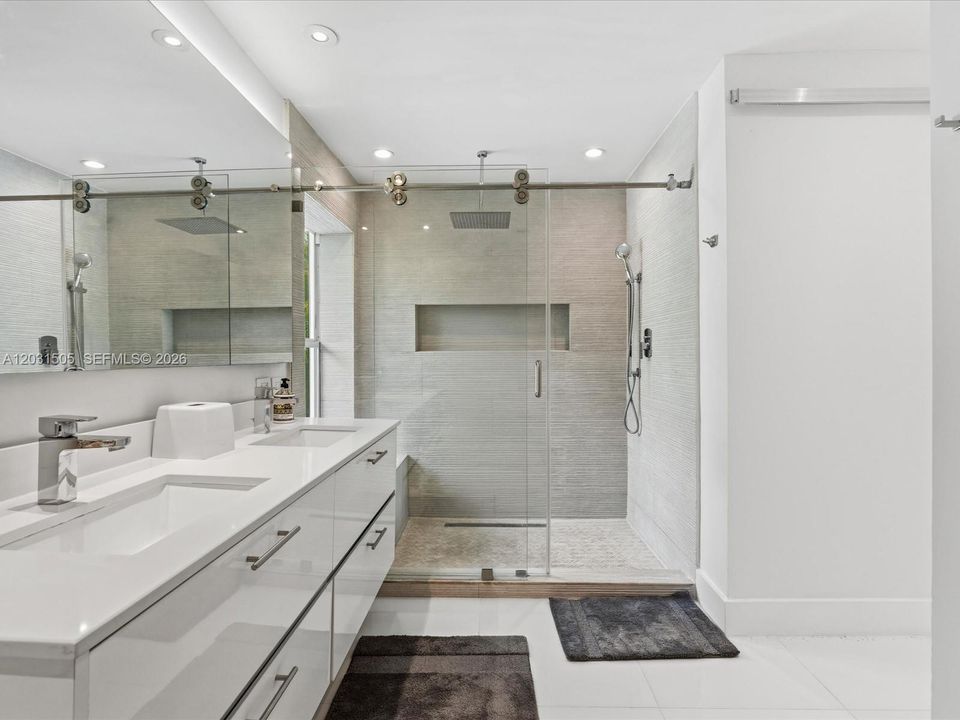 For Sale: $3,000,000 (3 beds, 4 baths, 3413 Square Feet)
