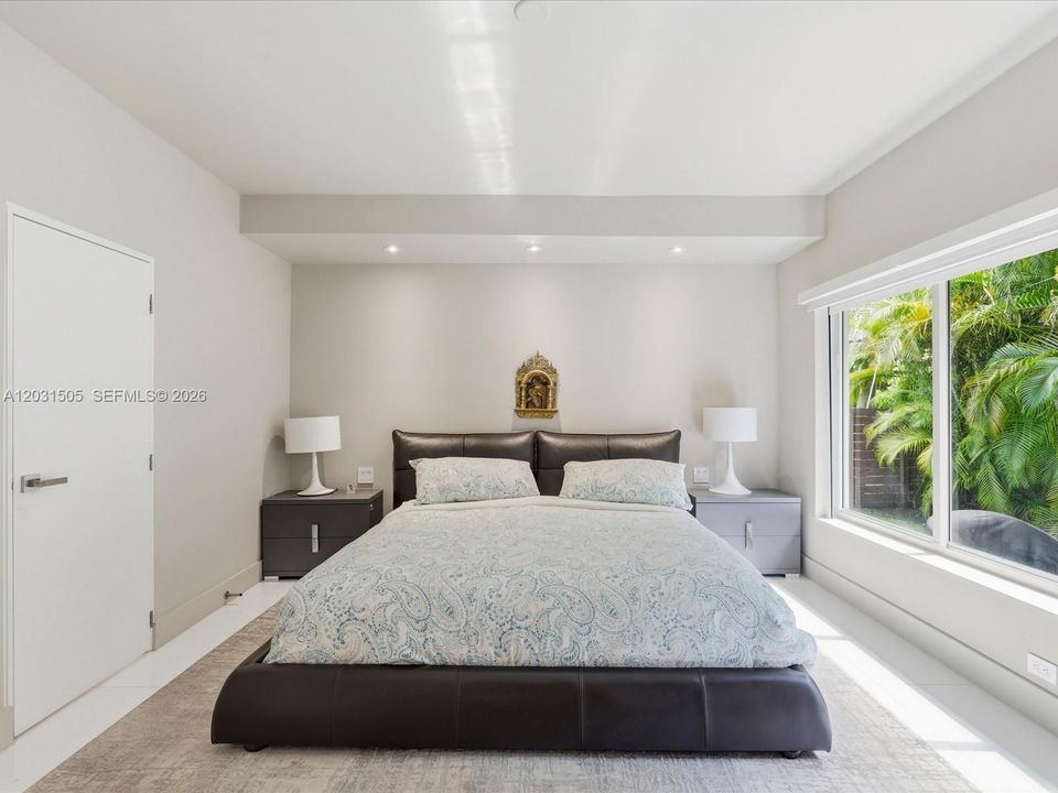 For Sale: $3,000,000 (3 beds, 4 baths, 3413 Square Feet)
