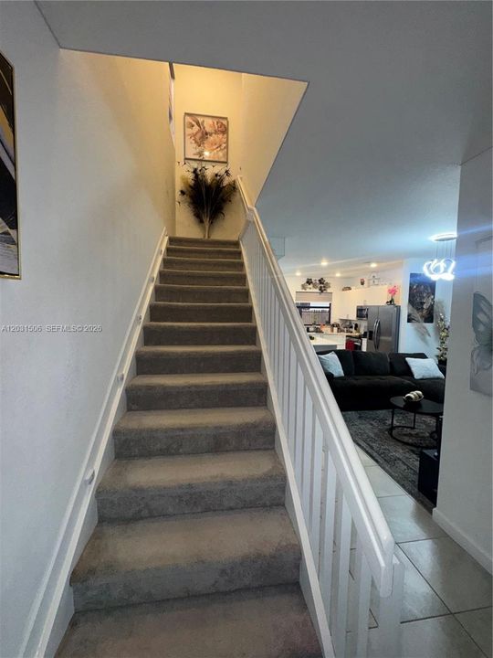 For Sale: $499,999 (3 beds, 3 baths, 1328 Square Feet)