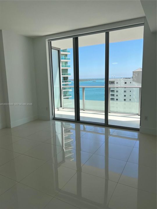 For Rent: $2,600 (0 beds, 1 baths, 375 Square Feet)