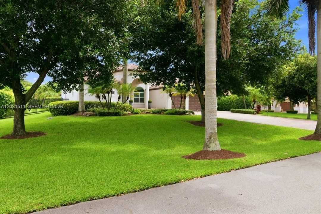 For Sale: $2,695,000 (4 beds, 4 baths, 3646 Square Feet)